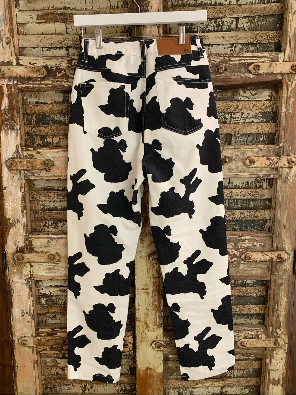 NWOT Reclaimed Vintage Cow Print Ultra High Rise Tapered 90s Mom Jeans, 26 - Picture 2 of 10